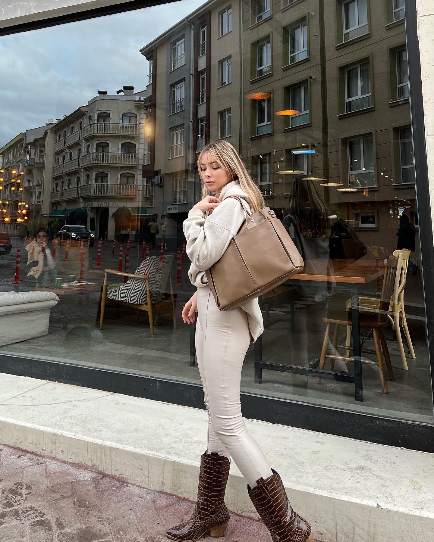 Baby B♡nd Dames Handtas – Zandkleur – Elegant & Tijdloos Design