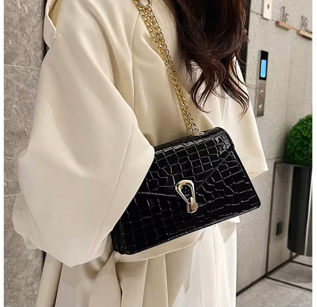 Luxe Croco Schoudertas met Gouden Sluiting – Premium Crossbody