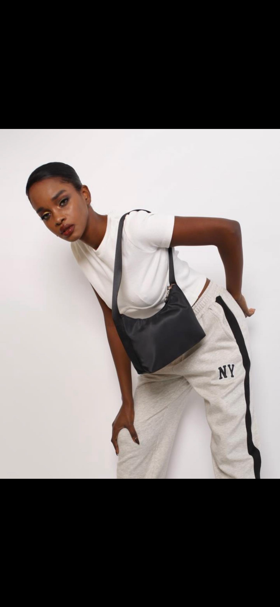 Zwarte Schoudertas voor Dames – Minimalistische Handtas met Luxe Afwerking – Elegante Fashion Tas voor Elke Gelegenheid